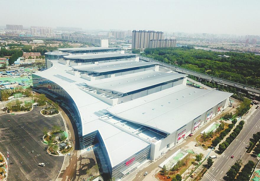 济南西部国际会展中心下月底主体封顶