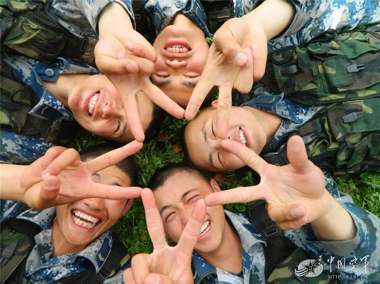 这些“中国军人的笑”，看完后让人感动……