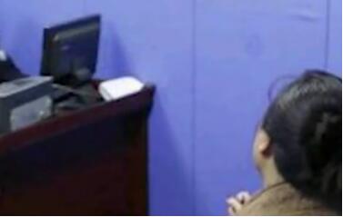 抢方向盘取消落户 再等几个月就有好事发生，她却自毁前程