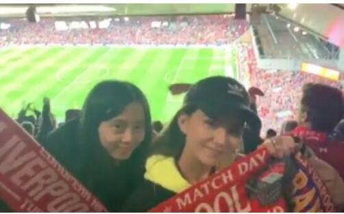 变身迷妹！昆凌晒看球赛小视频 巴萨粉哭泣着给大嫂点赞