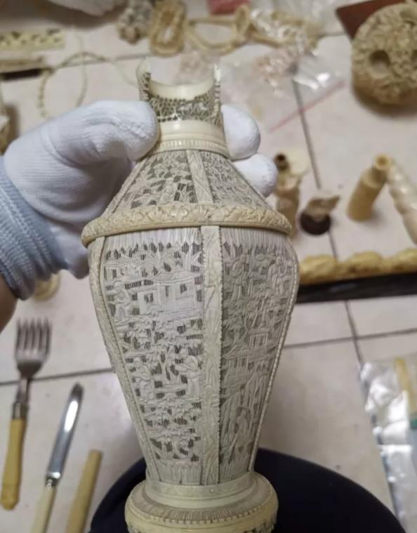 精美的象牙背后是残忍的杀戮，请拒绝象牙制品！