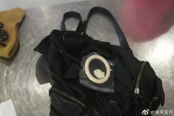 精美的象牙背后是残忍的杀戮，请拒绝象牙制品！