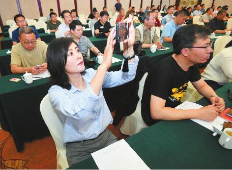 打卡“网红之城”捕捉“最美瞬间”！新华社山东分社摄影摄像大咖济南采风活动启动