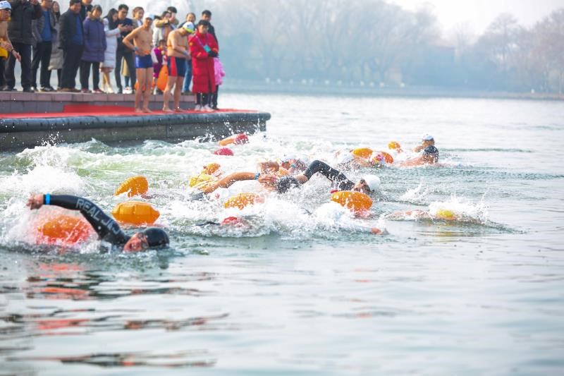 “春渡明湖、夏赛龙舟、秋寻百泉、冬游泉水” ——泉水赛事开启体育赋能城市发展新篇章