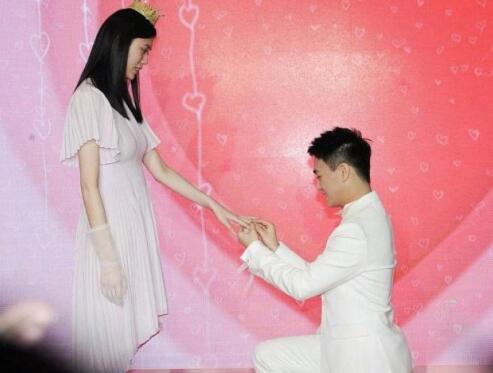 何猷君审美被吐槽 这到底是个什么梗? 