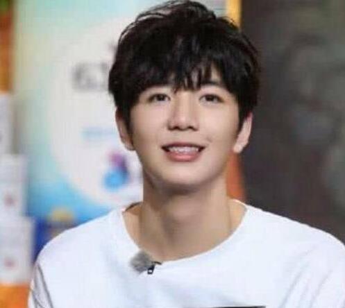 洪欣儿子表白妈妈 张丹峰疑似出轨经纪人毕滢事件闹得沸沸扬扬