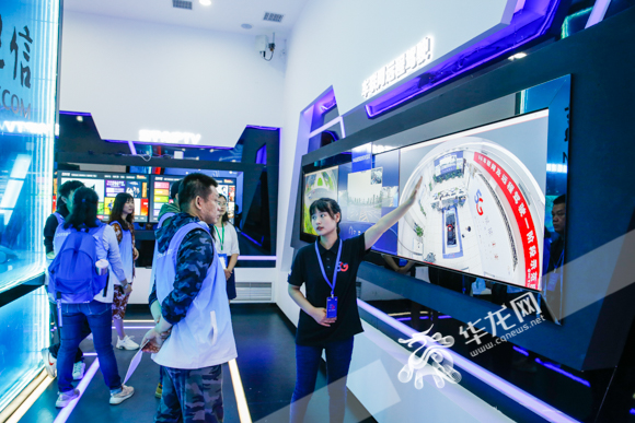 全国首个城市交通场景下的5G远程驾驶应用有多牛?网媒记者来告诉你