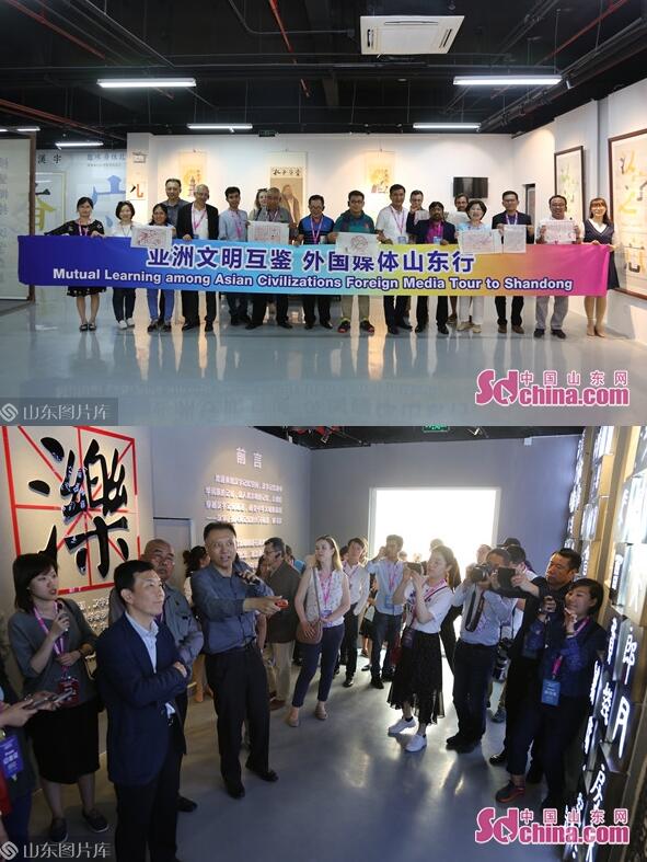 外媒记者走进“汉字记忆空间” 感受汉字魅力