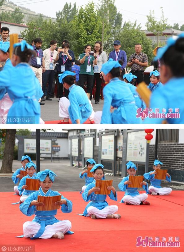 外媒记者走进曲阜圣源村 感受美丽乡村建设成果