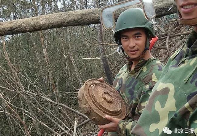 新闻联播动人一幕！他向总书记敬上特殊军礼