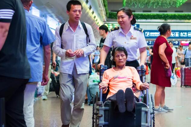 新时代·铁路榜样丨王琳娜：在候车室奔跑的追梦人