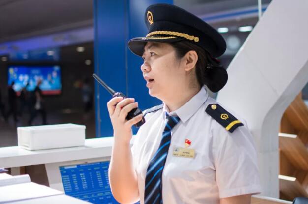 新时代·铁路榜样丨王琳娜：在候车室奔跑的追梦人