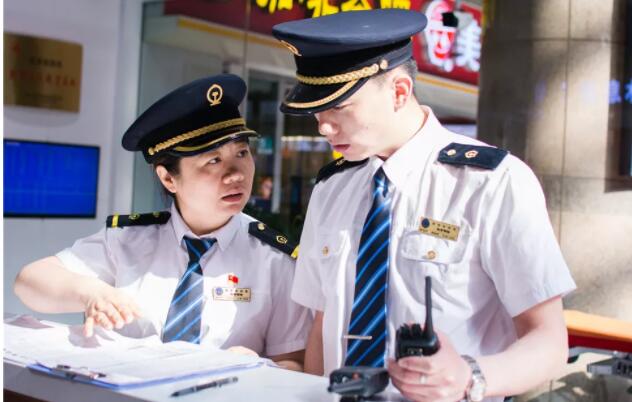 新时代·铁路榜样丨王琳娜：在候车室奔跑的追梦人