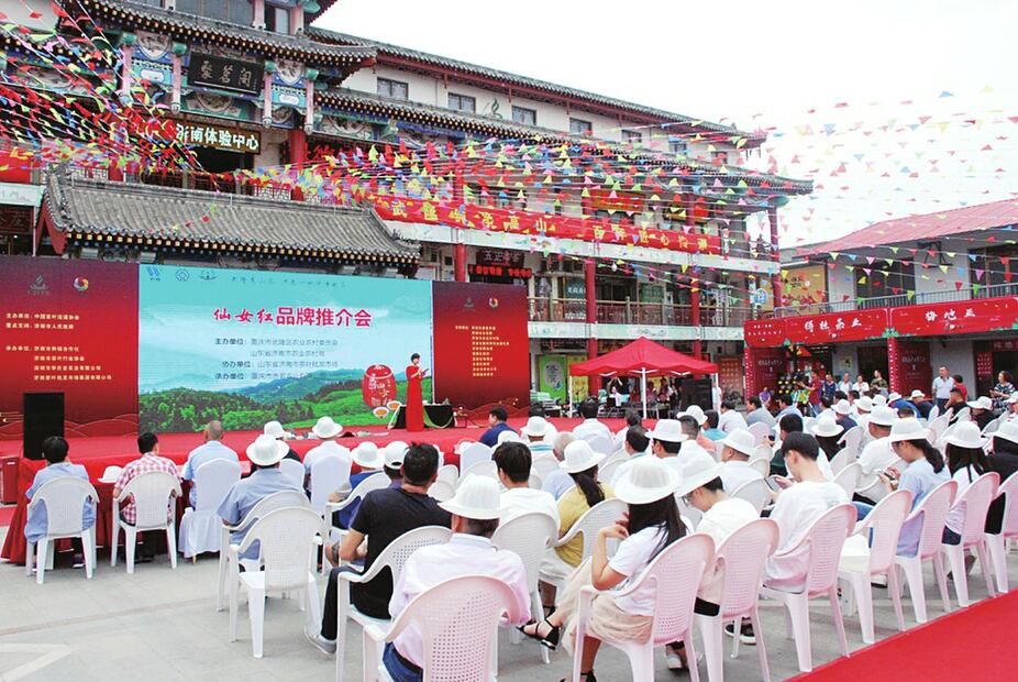 茶博会持续火爆 济南人民太热情 会场茶商忙补货