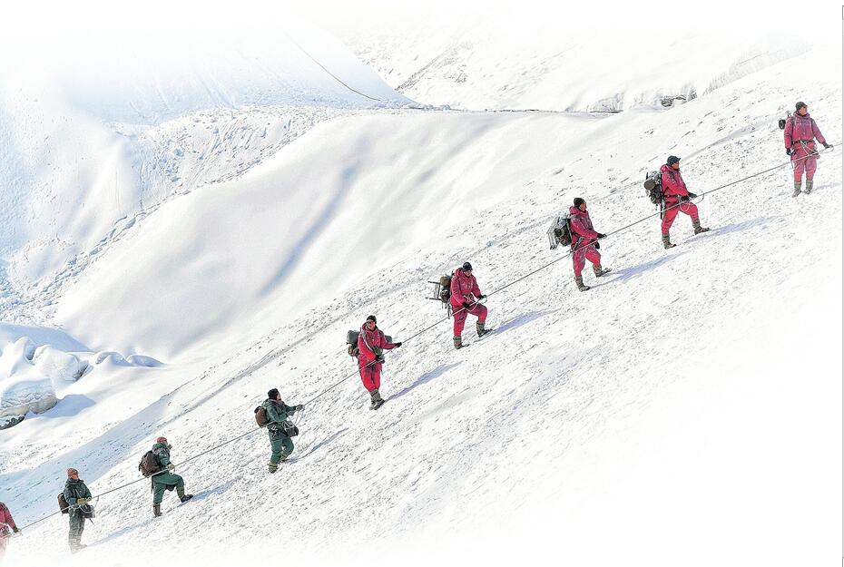 纪念中国登顶珠峰59周年 9月30日看电影《攀登者》 两代攀登者同框传承中国精神