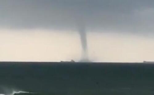 这一幕惊呆！广东暴雨现龙吸水具体什么情况?龙吸水形成之谜