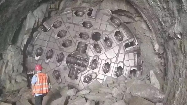 科幻作家走进新国企之“掘进地下城” 