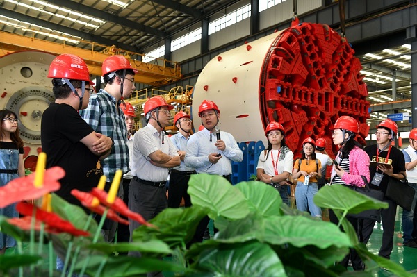 科幻作家走进新国企之“掘进地下城” 