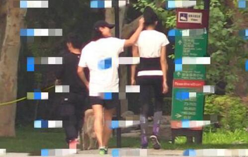 大撒狗粮！张蓝心恋情曝光 当街搂腰旁若无人!