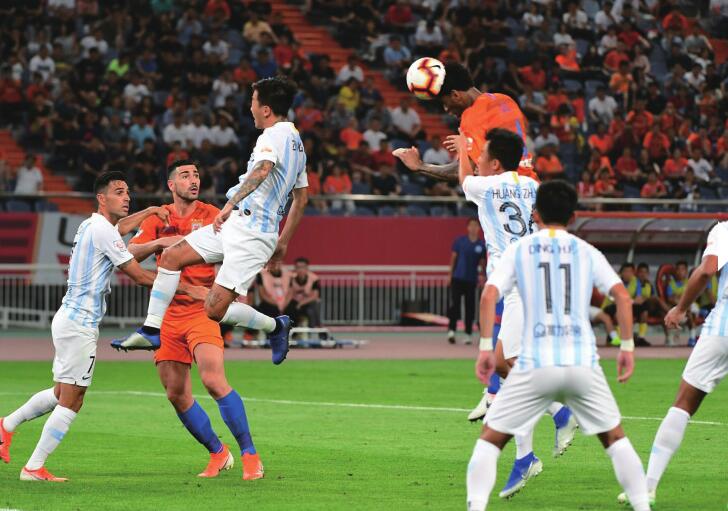 三外援持续发威 鲁能主场再克富力!只要能赢球,“头球队”又何妨?