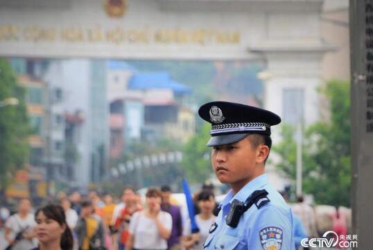 【边疆党旗红】界碑下，老党员杨天才的35年坚守