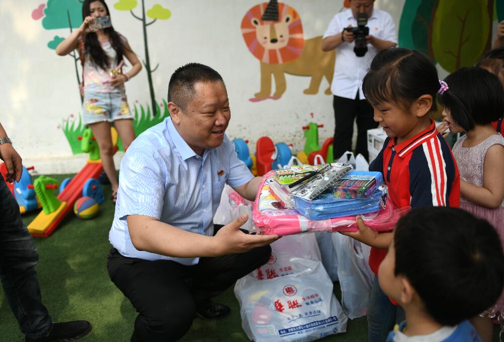 20年同心，童心未改爱心继续 儿童节送来爱心、翻新校园、共建慈善基地……