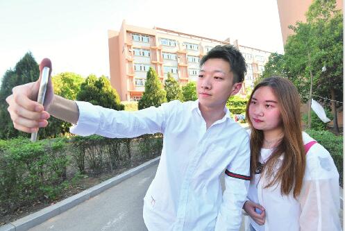 明湖兄弟：只要活着，就一直唱下去