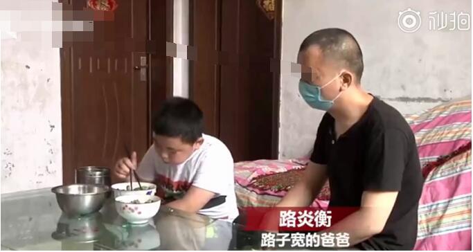 心酸泪目!为救父亲狂吃增肥是什么情况?知道真相的一刻所有人忍不住落泪