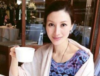 惊呆了!黎姿为李嘉欣庆生是什么情况?这次终于真相了