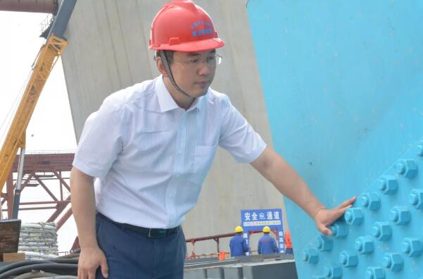 新时代·铁路榜样︱闫志刚：爱上桥梁，成就光荣与梦想