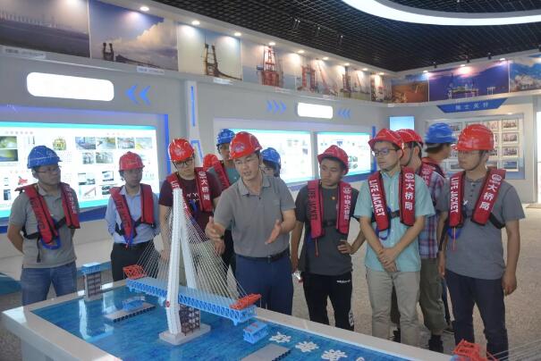 新时代·铁路榜样︱闫志刚：爱上桥梁，成就光荣与梦想