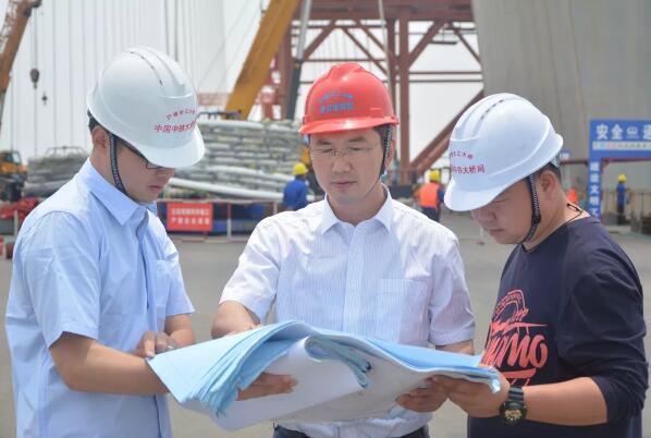 新时代·铁路榜样︱闫志刚：爱上桥梁，成就光荣与梦想