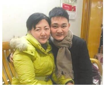 惊呆了!错养儿子23年 重庆一母亲状告河南高院索赔295万