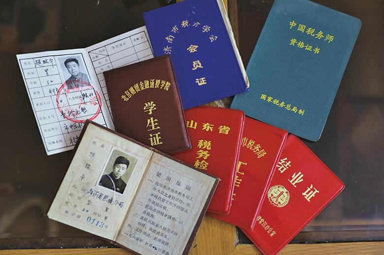 用情服务纳税业户，用心维护市场健康——古稀老人的半个世纪税“物”情