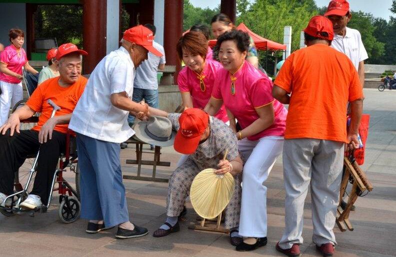 [温暖泉城] 致力老年人防诈骗：“别老想着沾光，你就吃不了亏”