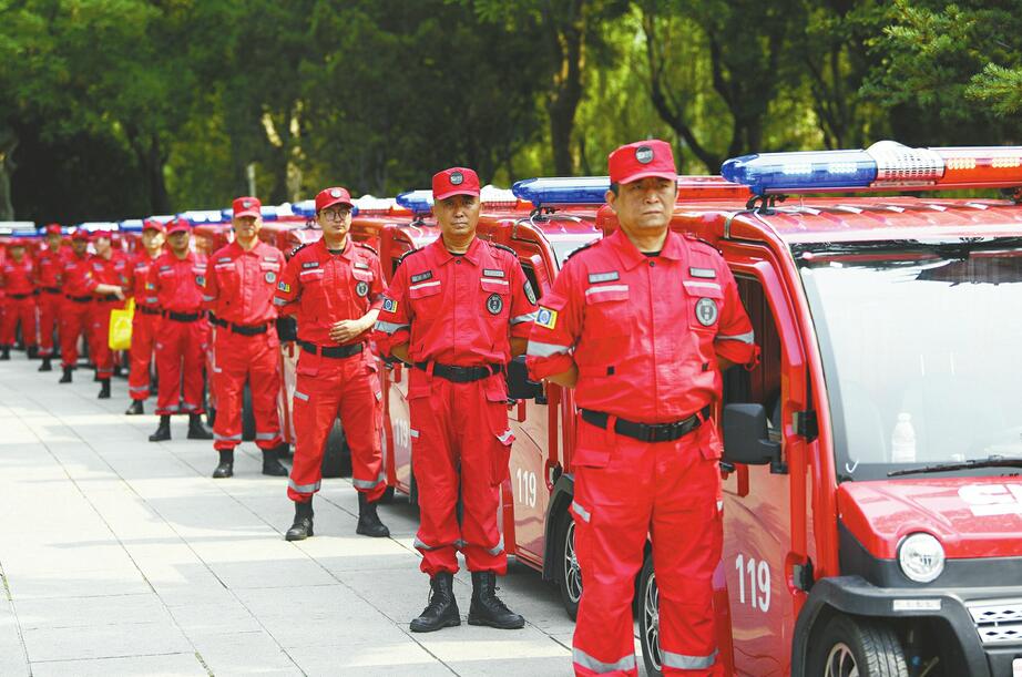 防风险 除隐患 遏事故 济南市举办“安全生产月”宣传咨询日活动
