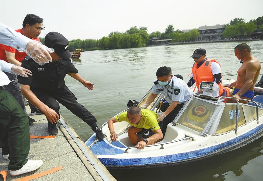 防风险 除隐患 遏事故 济南市举办“安全生产月”宣传咨询日活动