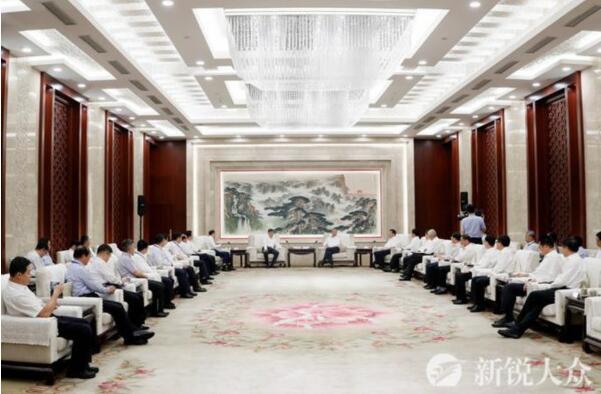 刘家义龚正会见出席院士恳谈会嘉宾