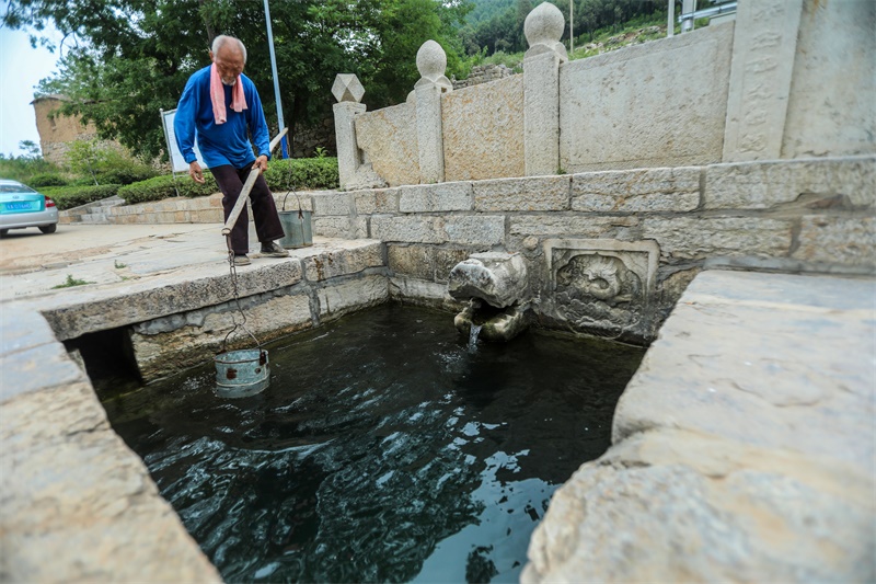 百名青年记者走基层