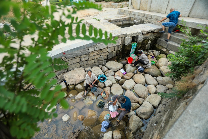 百名青年记者走基层