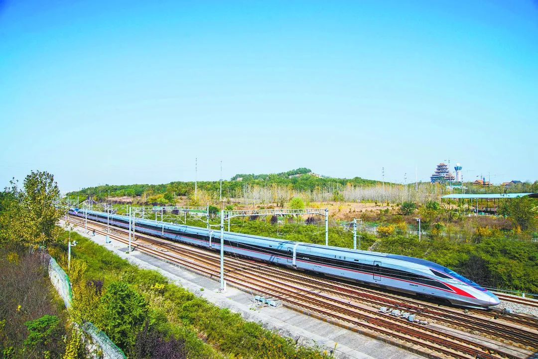 拥有多项“世界第一”的铁路，今天8岁了