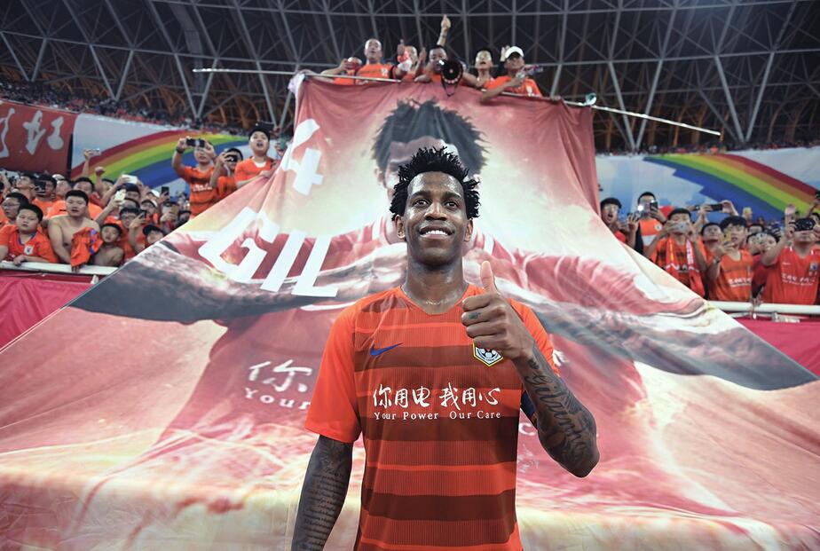 完美告别吉日启程！“铁人”正式告别 吉尔离开鲁能返回巴西 