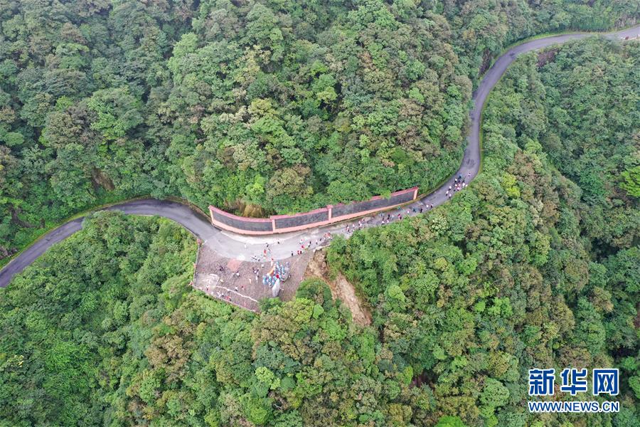 历尽苦难而淬火成钢——红军为什么能冲出绝境？