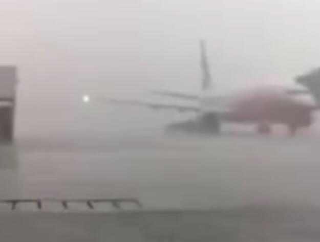 虚惊一场!机场内飞机被吹跑 还原观音机场一飞机被风“吹跑”详情