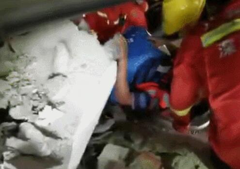 突发!深圳体育中心倒塌最新消息 事件经过细节是什么?2人受伤2人被困