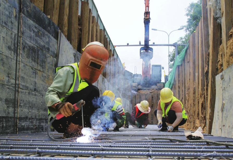 济南：改造积水点 撑起“防汛伞”