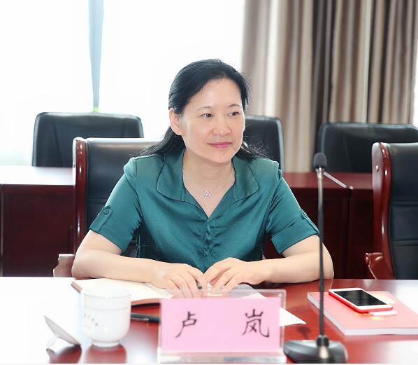 省委网信办领导来报业集团调研媒体融合工作