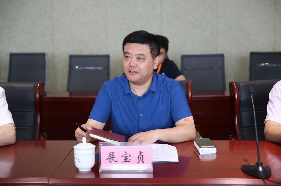 省委网信办领导来报业集团调研媒体融合工作