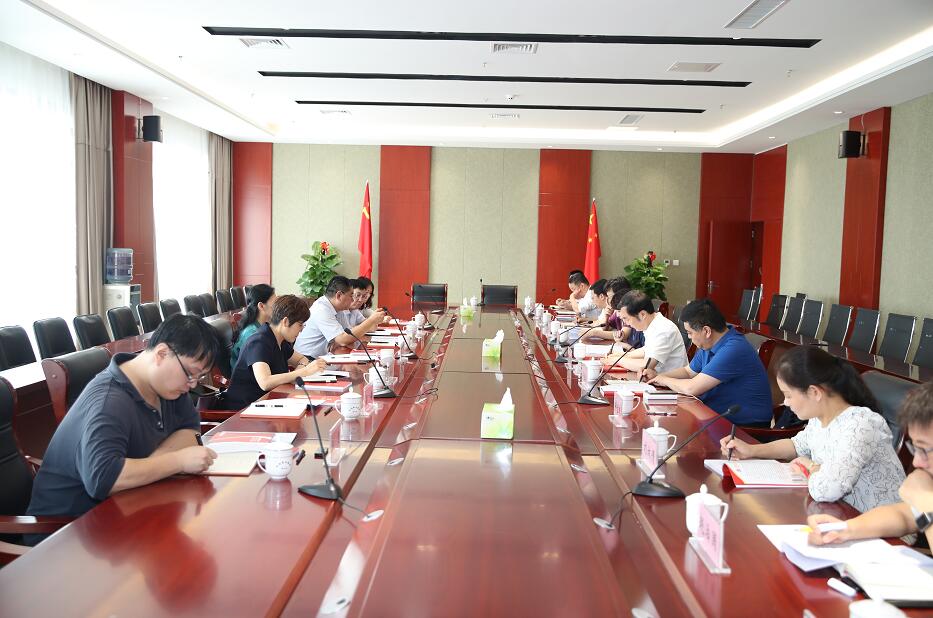 省委网信办领导来报业集团调研媒体融合工作