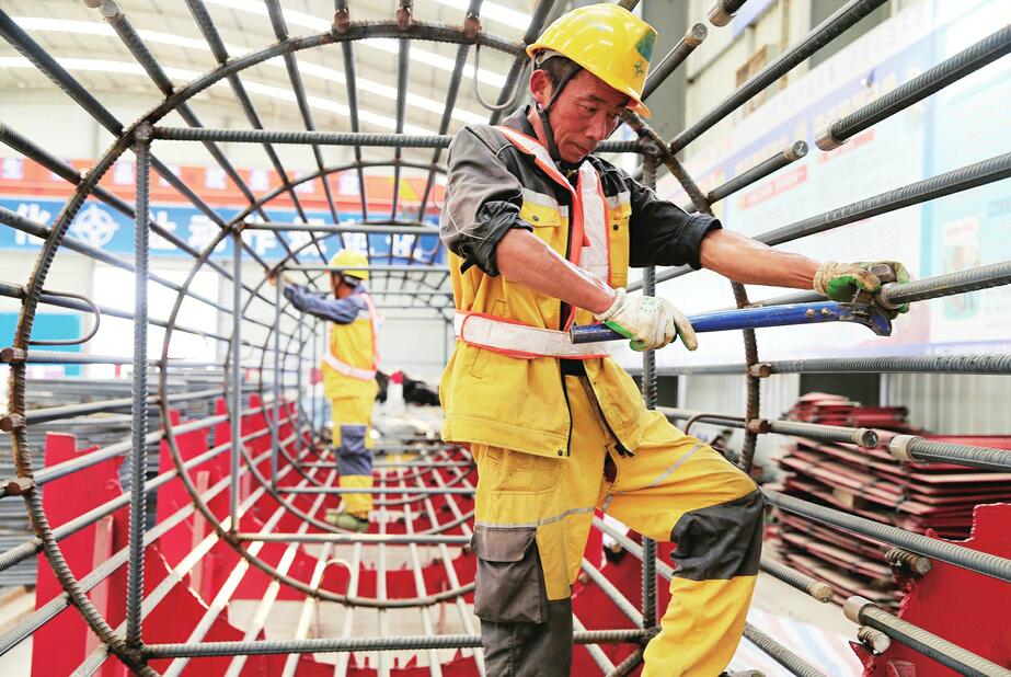 推动重点项目建设 “伏天”奋战施工一线